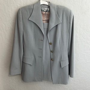 Women’s skirt suit